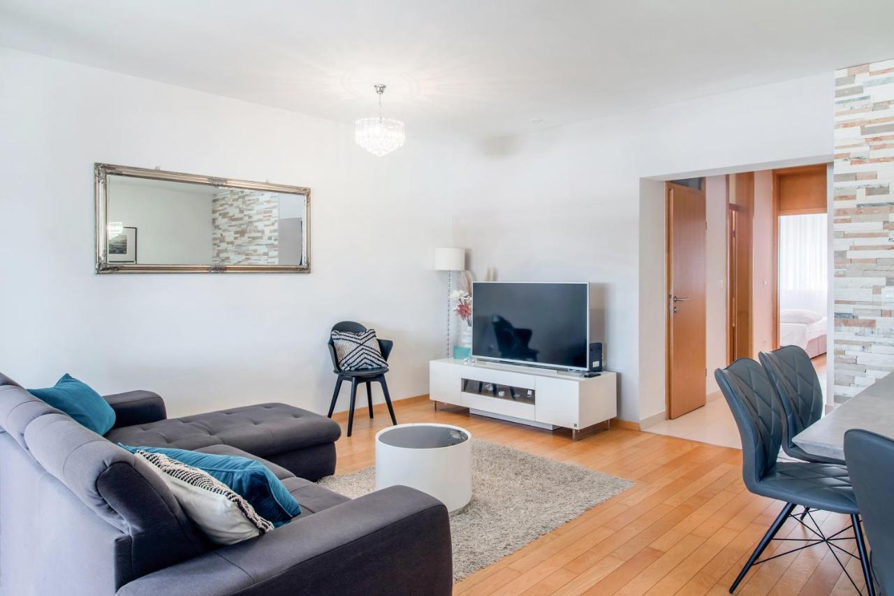 Apartment Montesa Zadar With Free Parking And Balcony Exteriör bild
