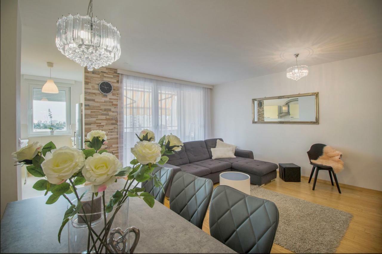Apartment Montesa Zadar With Free Parking And Balcony Exteriör bild